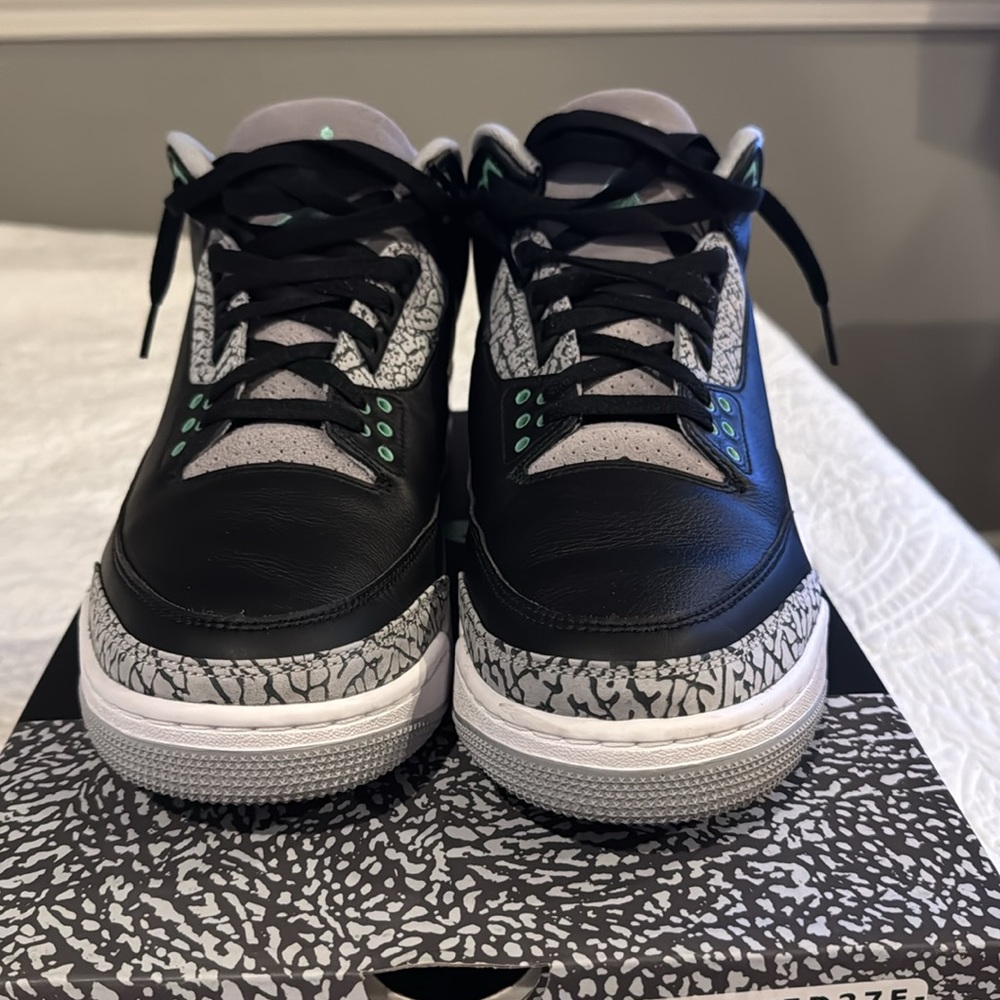 Air Jordan Retro 3. Black Green Glow Wolf Grey. Mens Size 12 - Picture 3 of 10